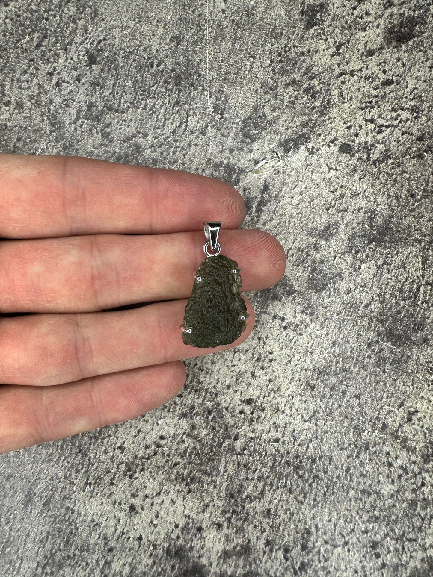 Moldavite - Necklace pendant - Rough