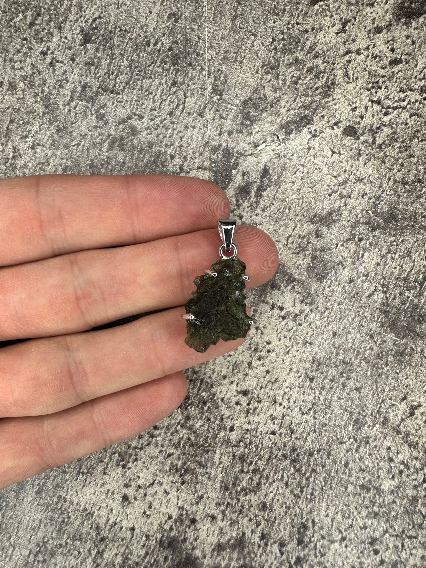 Moldavite - Necklace pendant - Rough