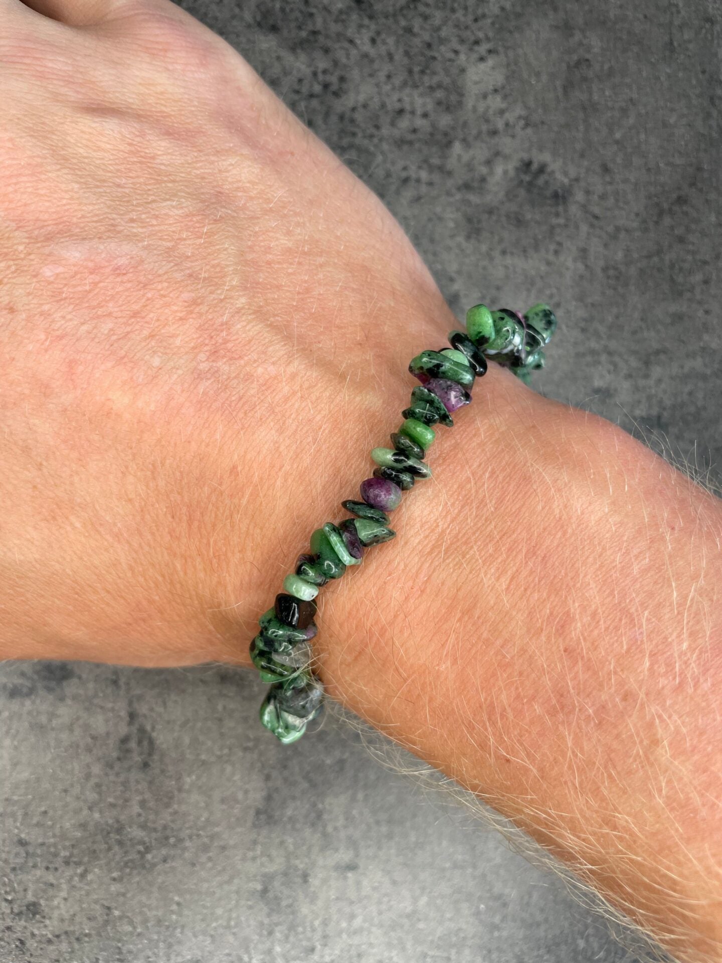 Ruby zoisite - Crystal chip bracelet