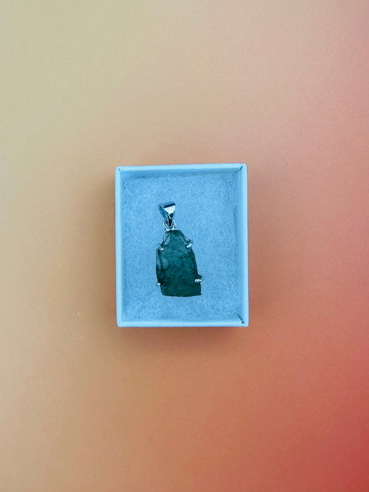 Moldavite - Necklace pendant - Rough