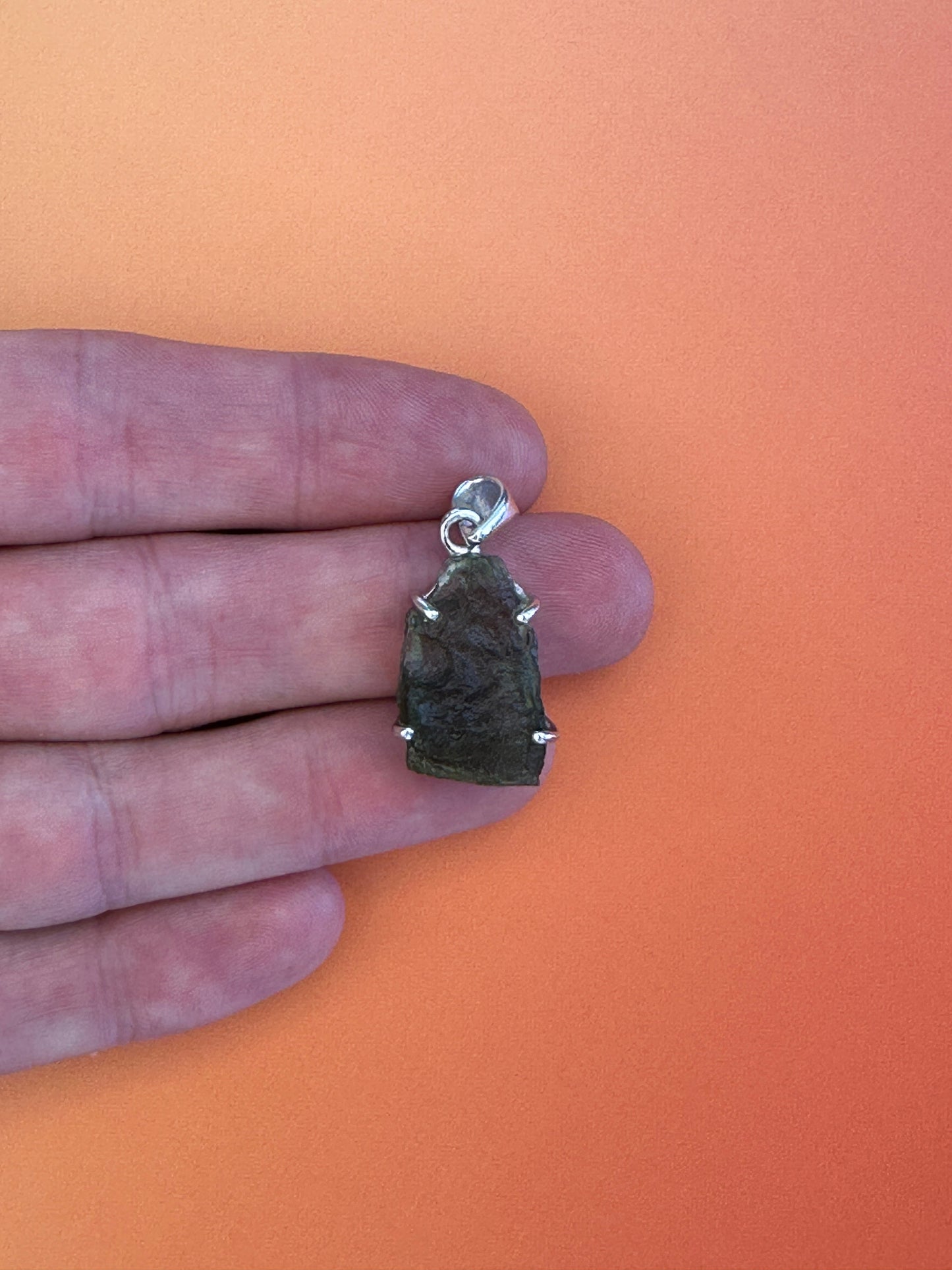 Moldavite - Necklace pendant - Rough