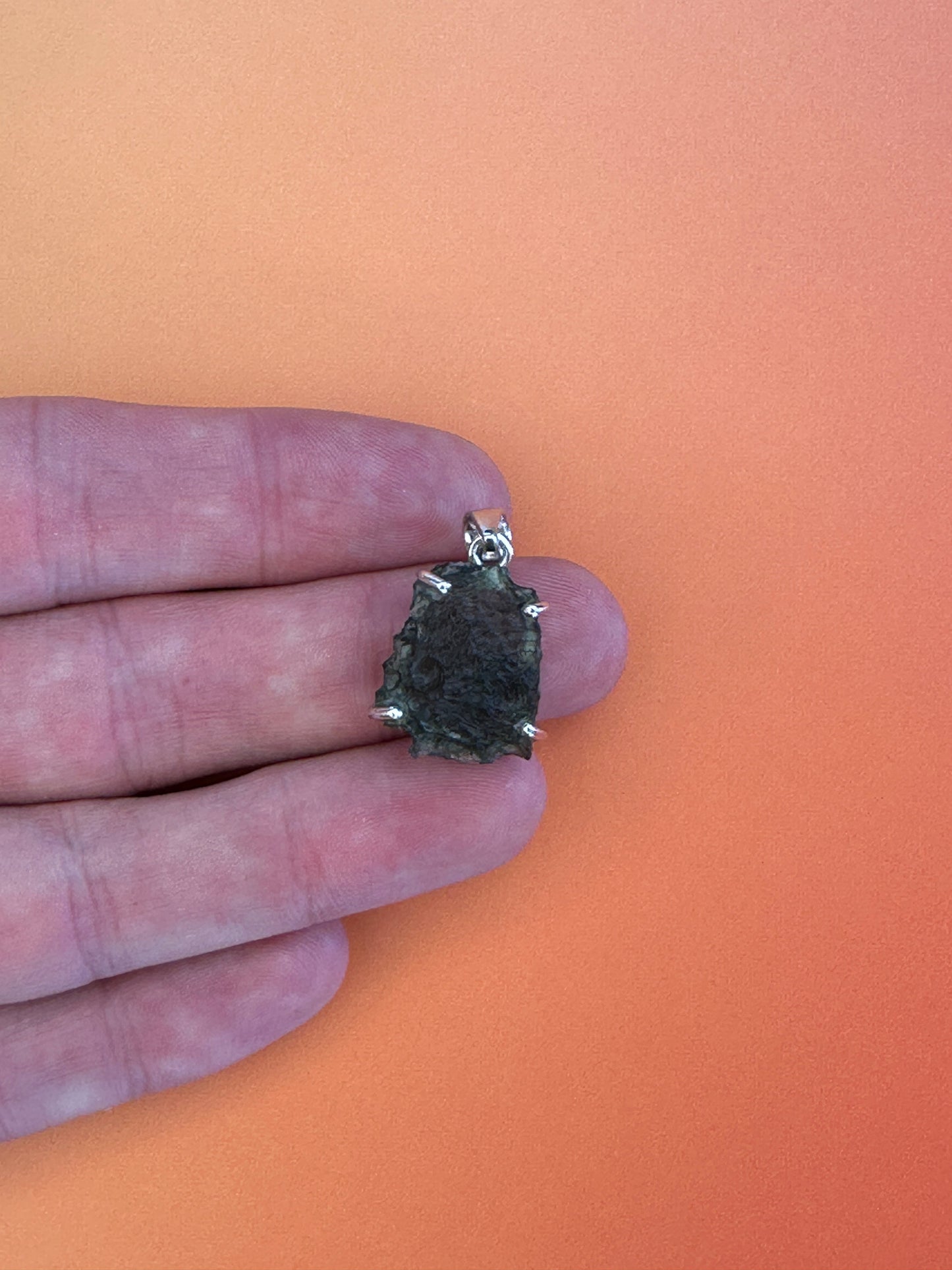 Moldavite - Necklace pendant - Rough