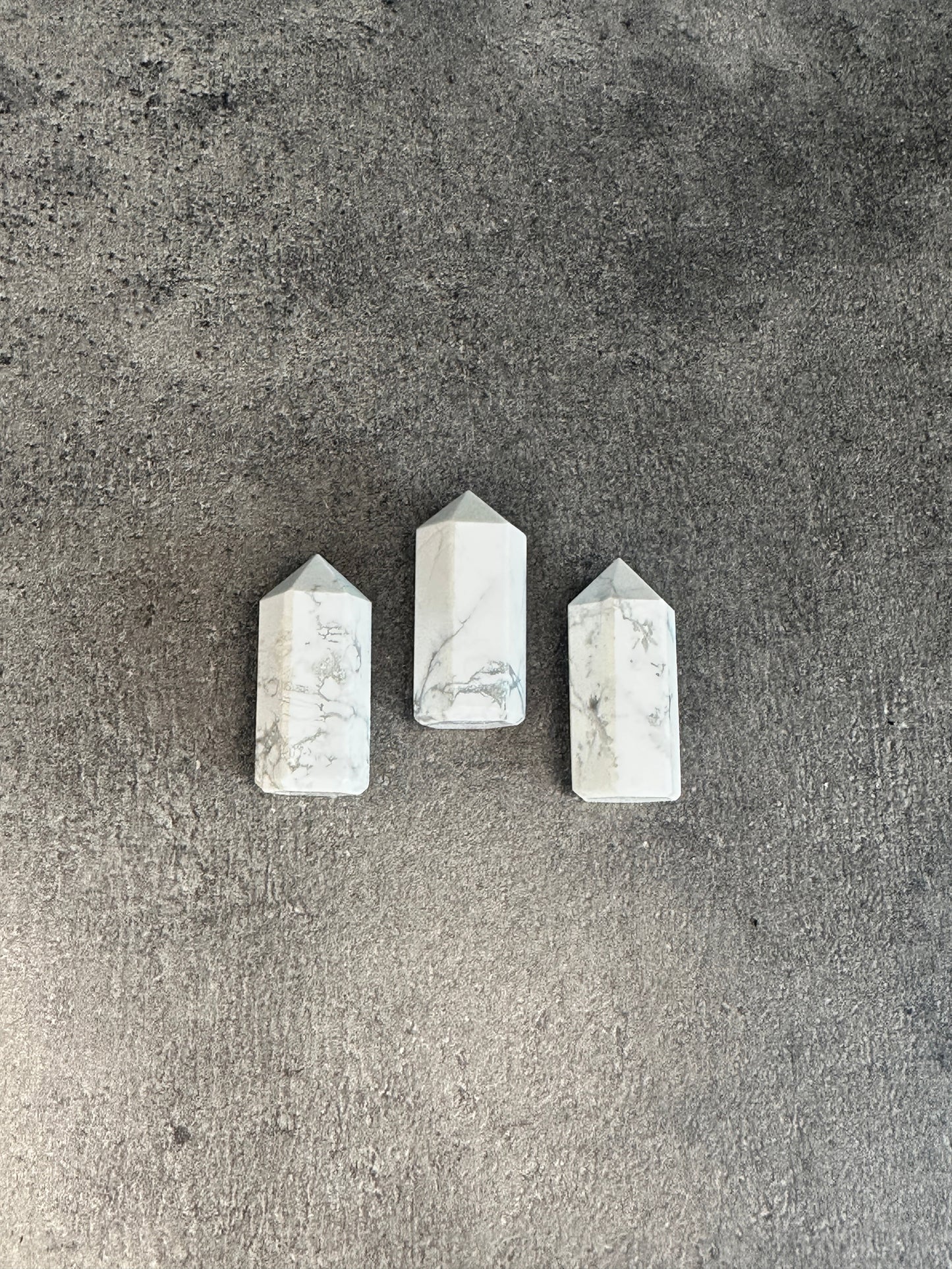 Howlite - Mini tower