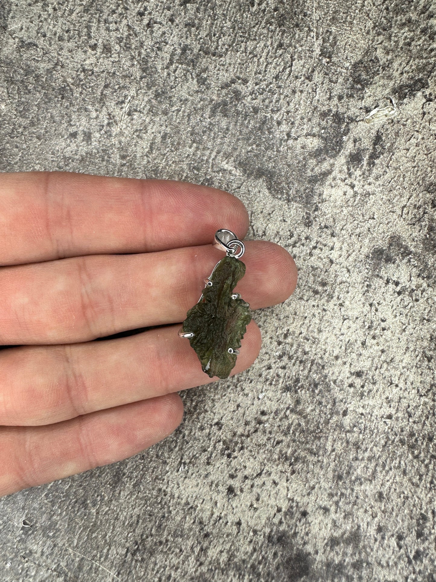 Moldavite - Necklace pendant - Rough