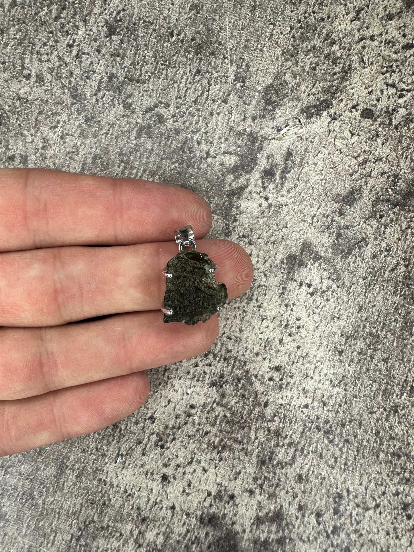 Moldavite - Necklace pendant - Rough