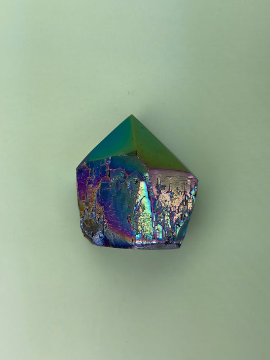 Titanium aura quartz - Rough, polished point
