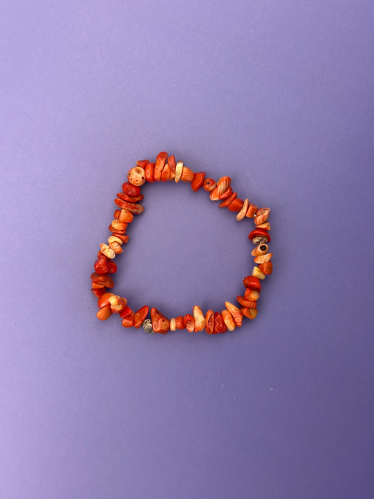 Coralite - Crystal chip bracelet