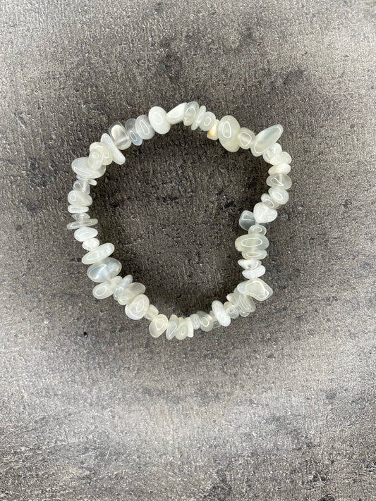 Rainbow moonstone - Crystal chip bracelet