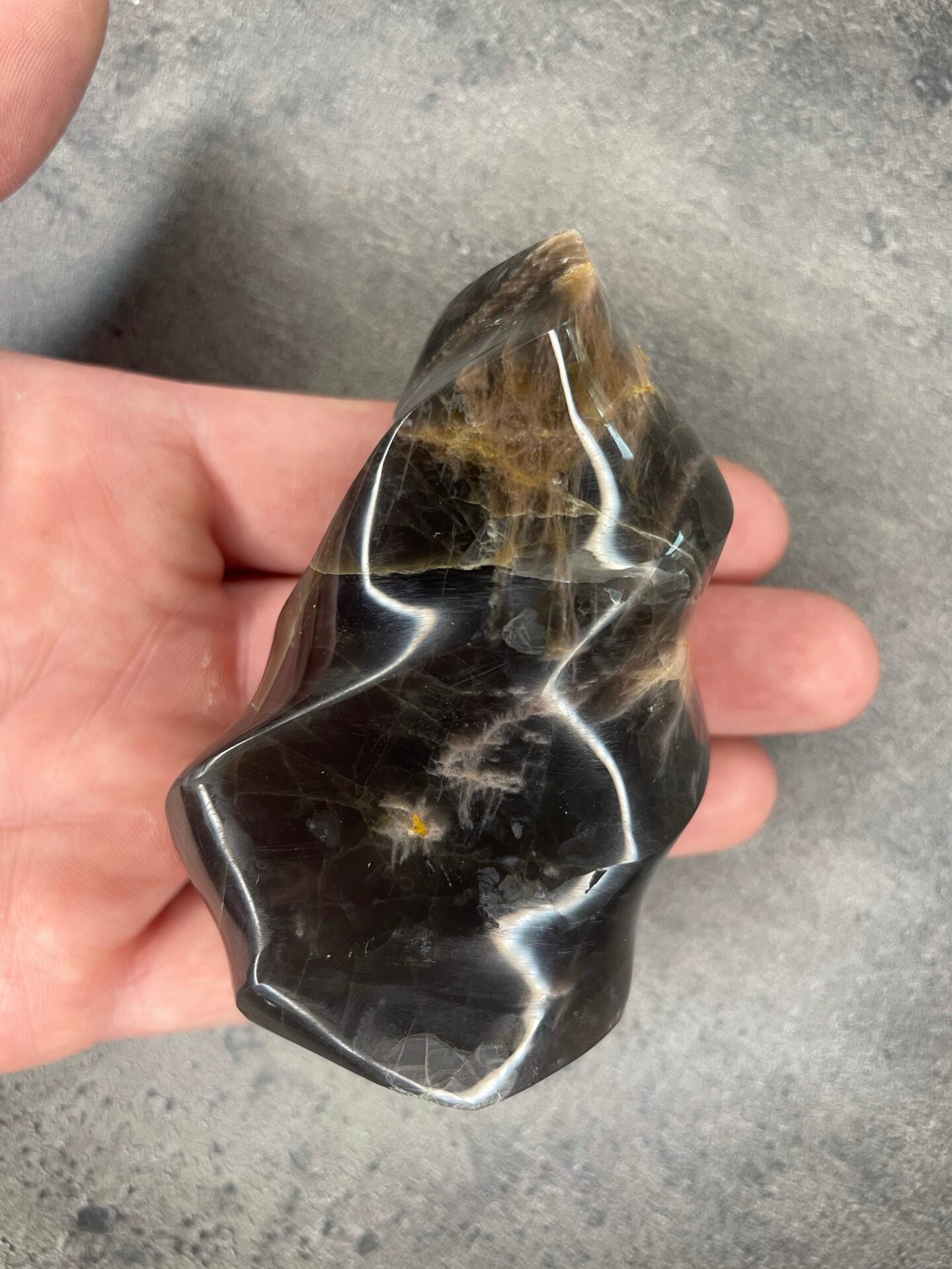 Black moonstone - Flame