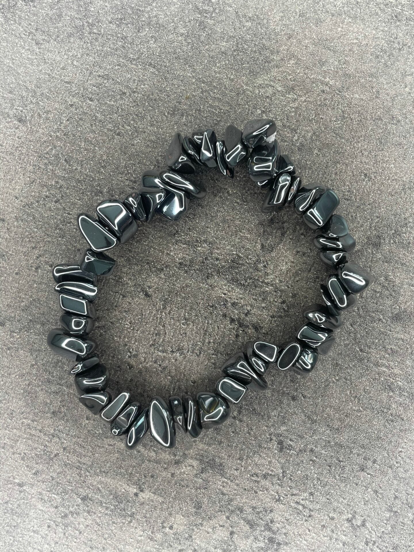 Hematite - Crystal chip bracelet