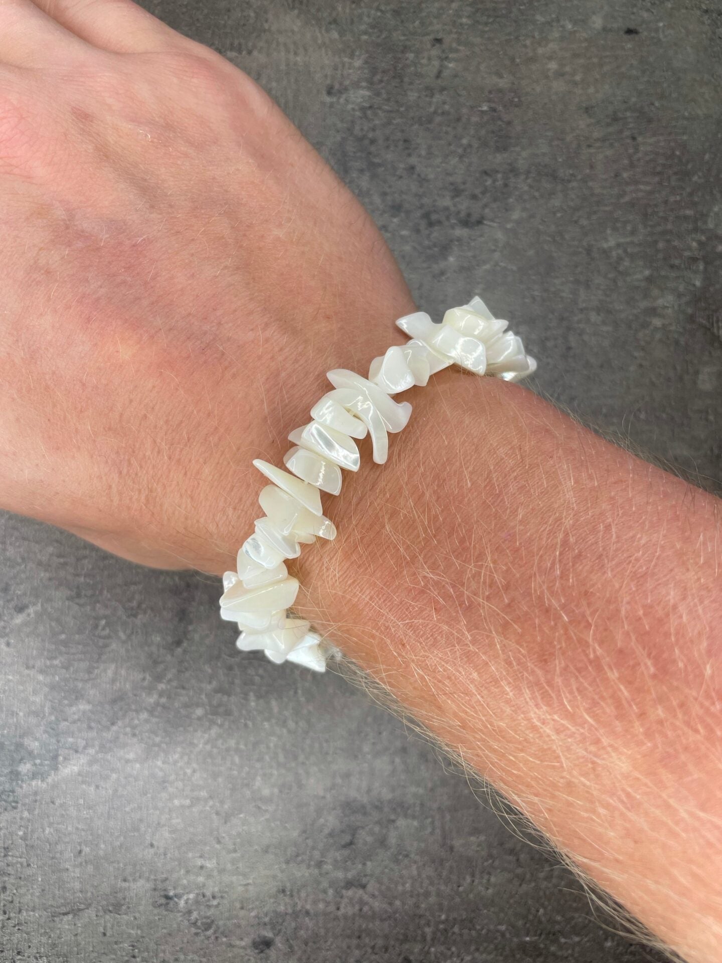 Mother of pearl - Crystal chip bracelet