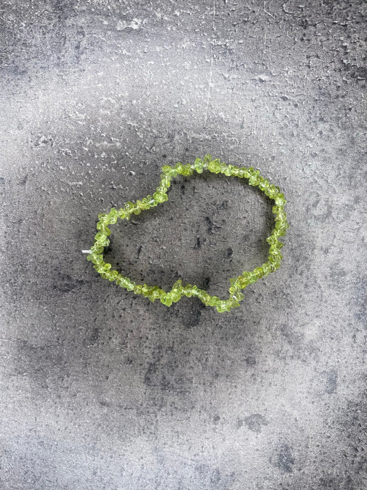 Peridot - Crystal chip bracelet