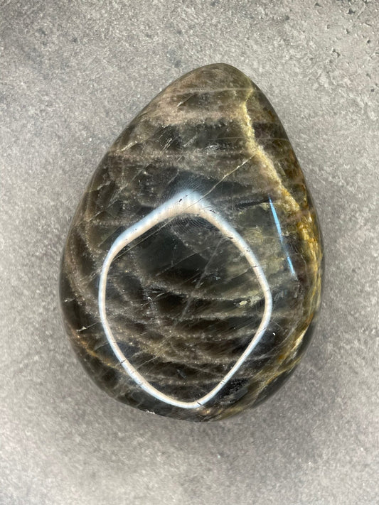 Black moonstone - Free form