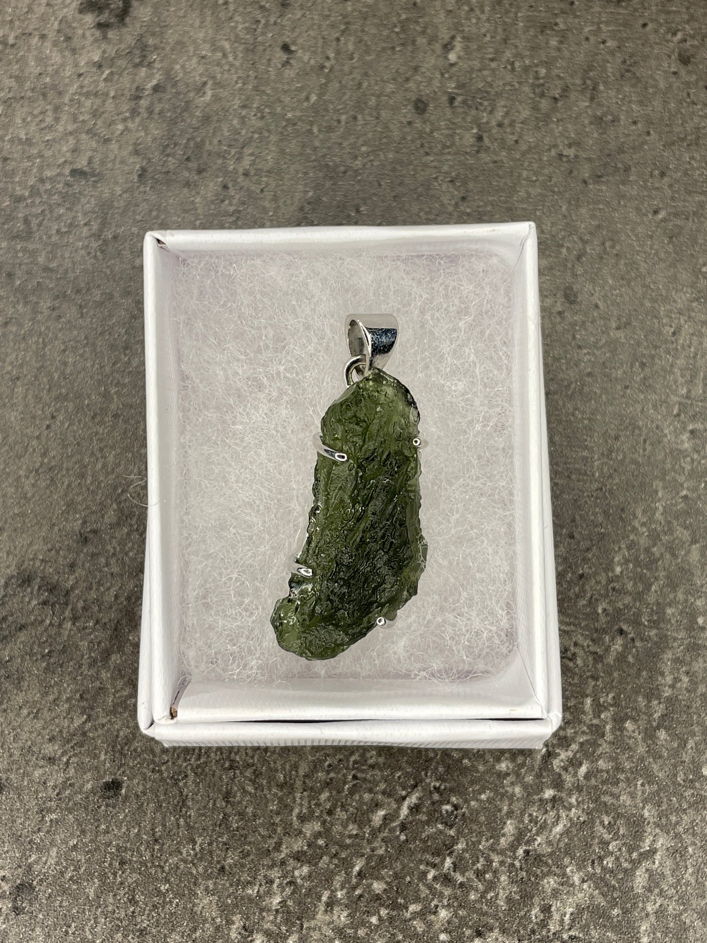 Moldavite - Necklace pendant - Rough