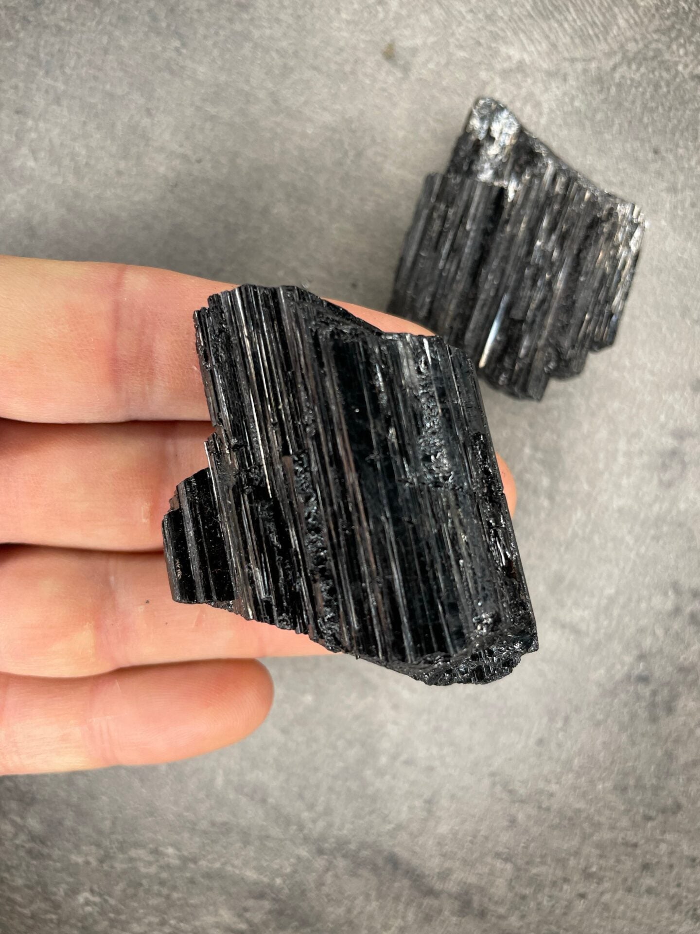 Black tourmaline - Rough-raw - Small
