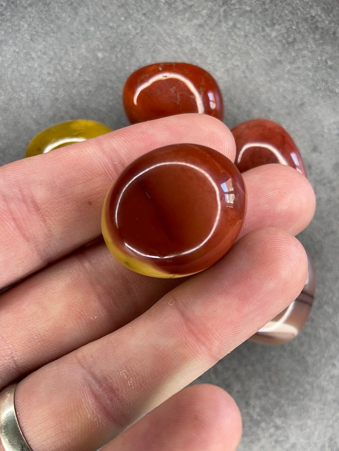 Mookaite jasper - Tumblestone