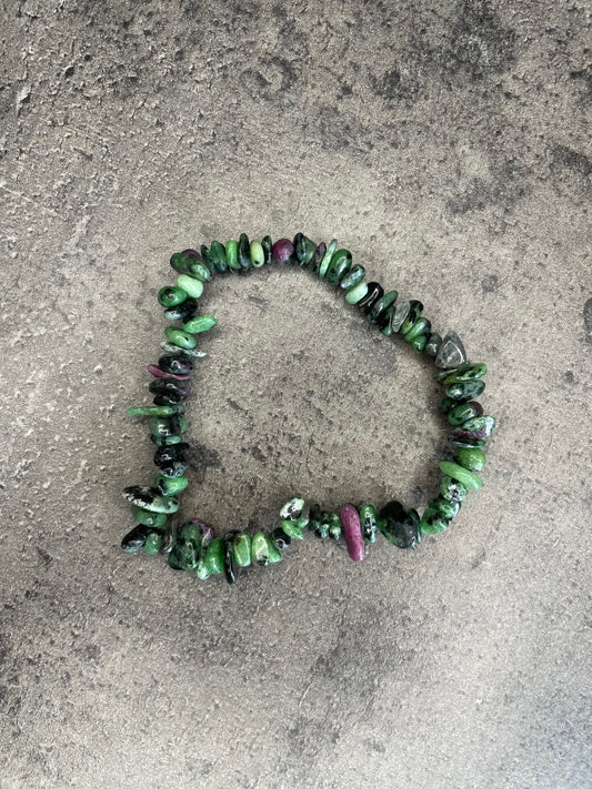 Ruby zoisite - Crystal chip bracelet