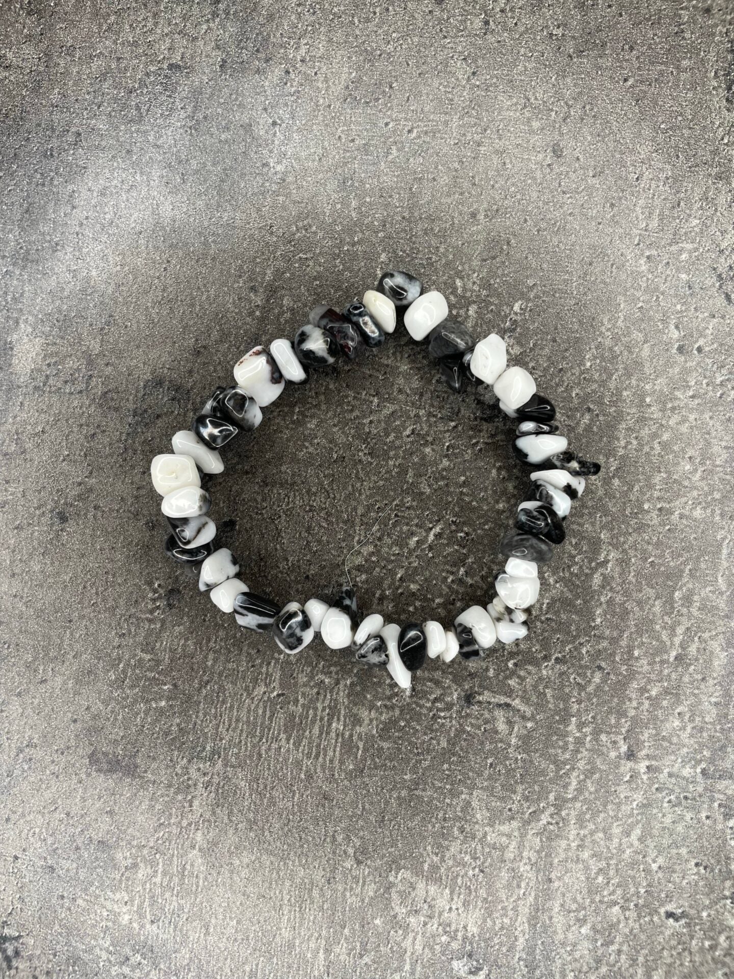 Black zebra agate - Crystal chip bracelet