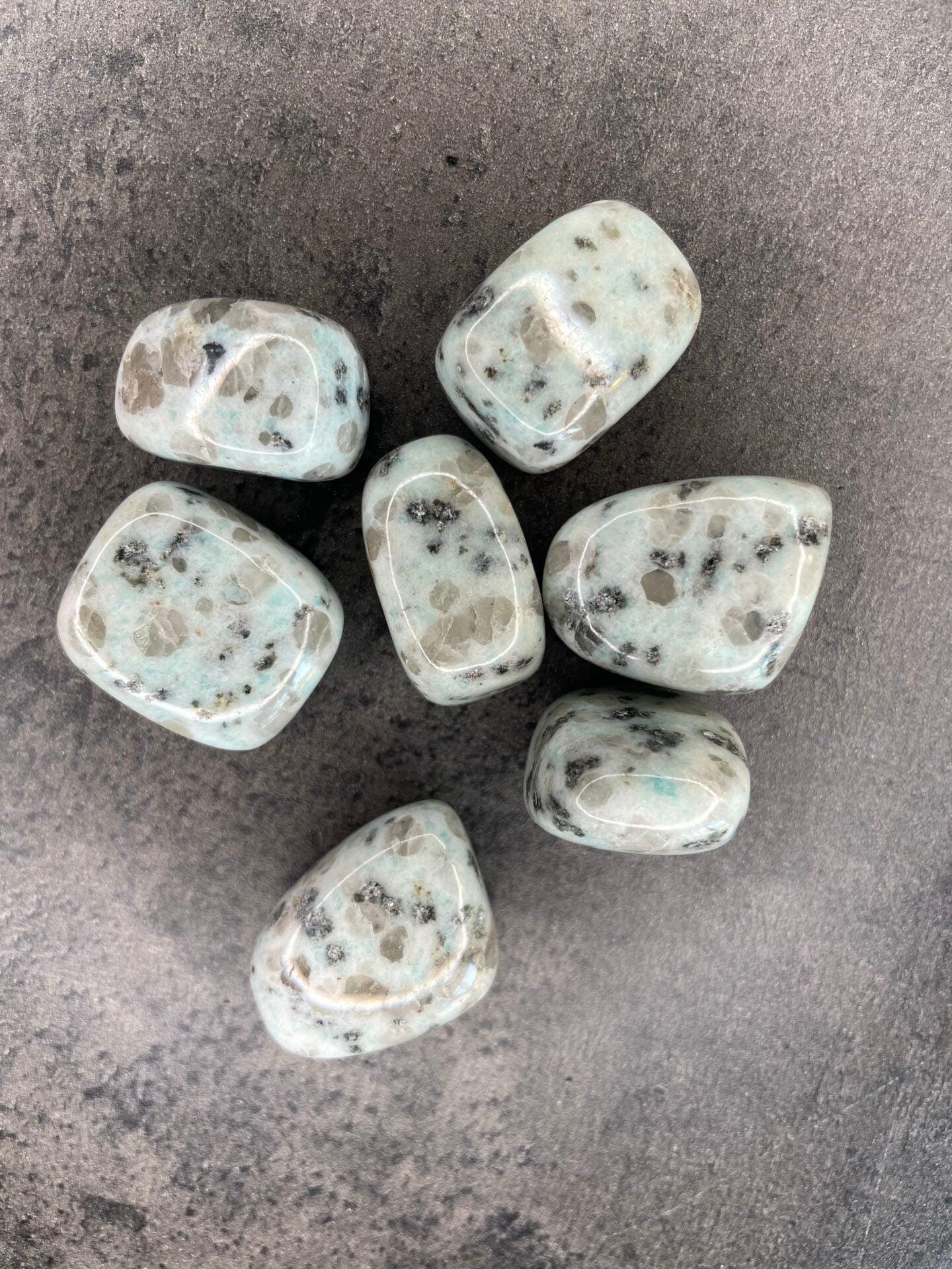 Kiwi jasper - Tumblestone