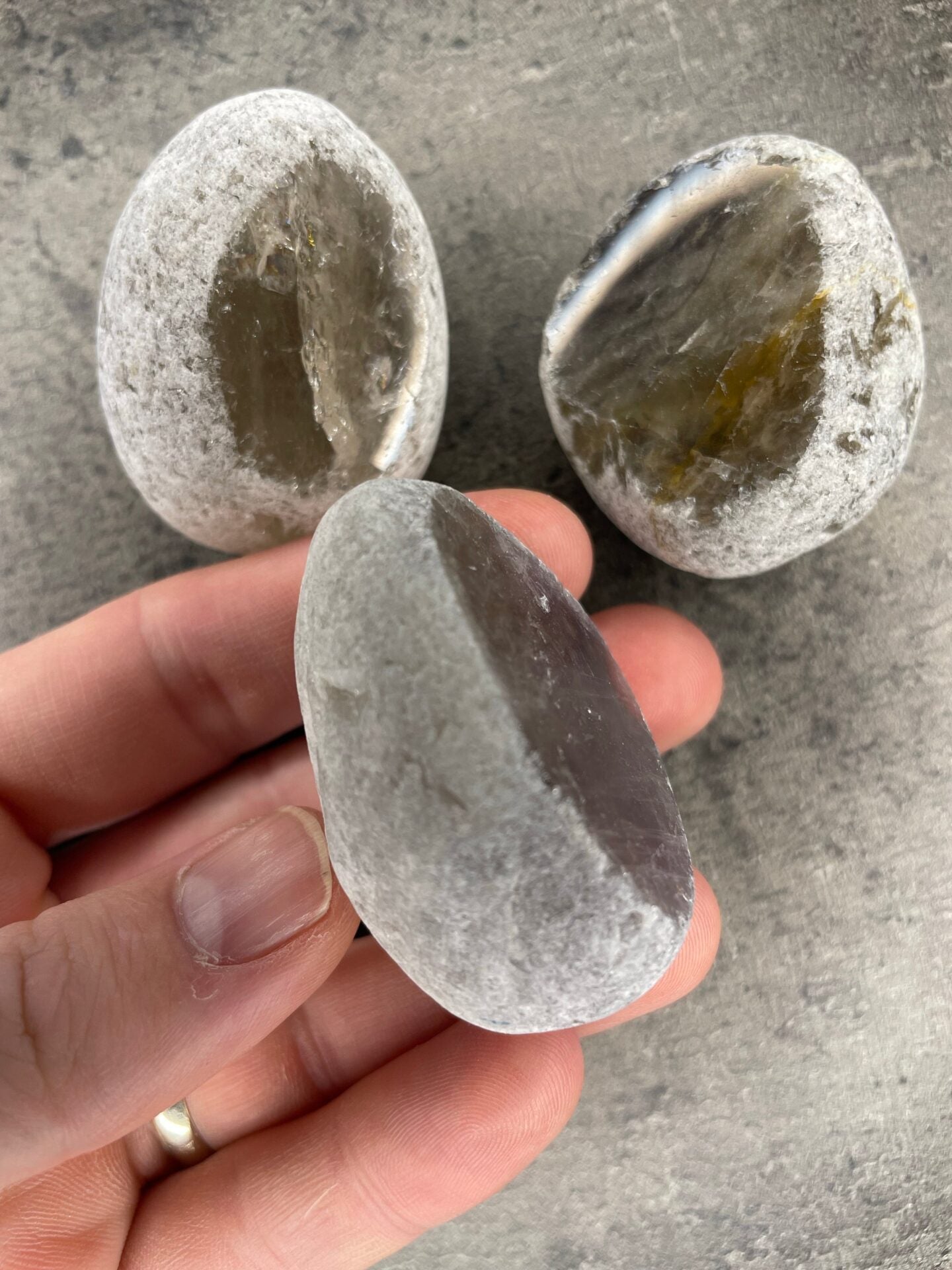 Smoky quartz - Rough dragon egg