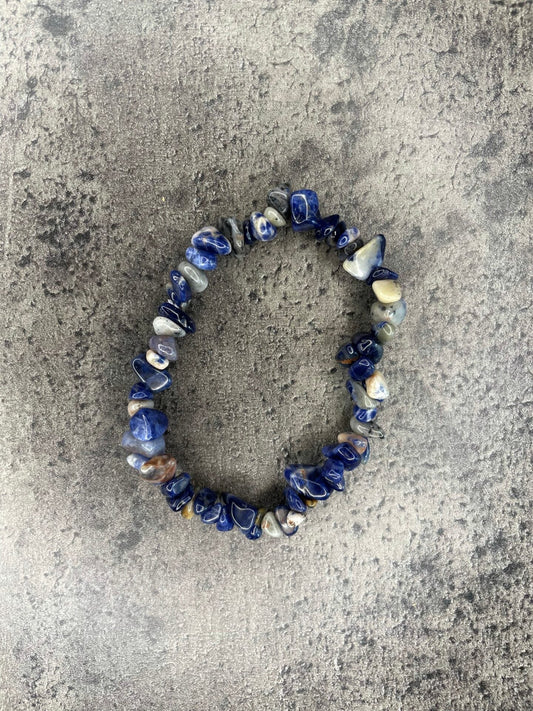 Sodalite - Crystal chip bracelet