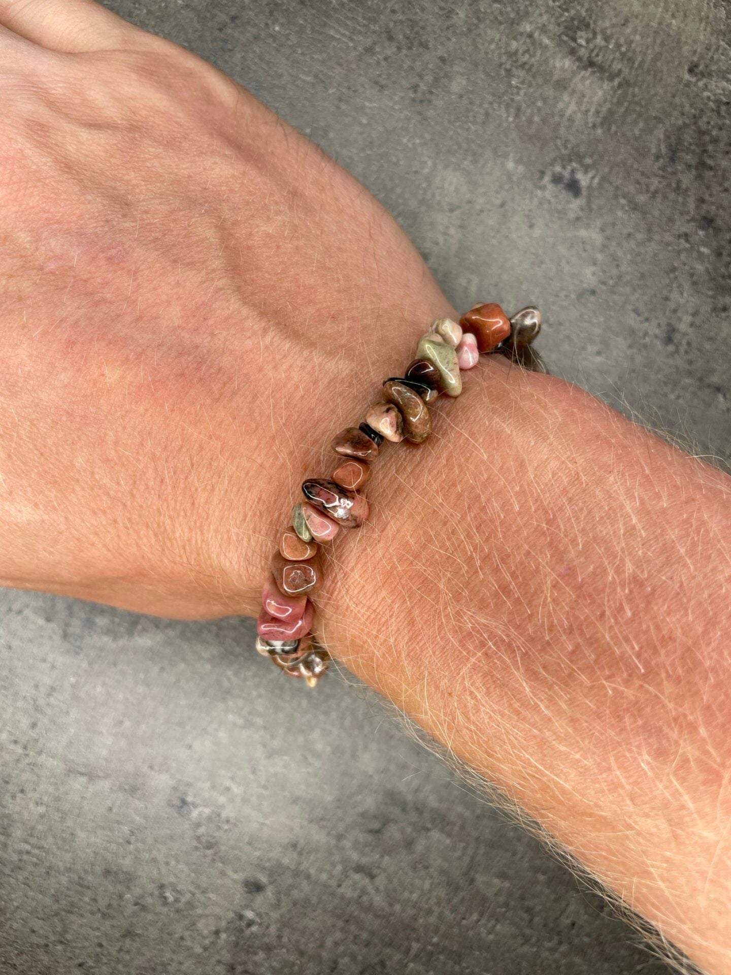 Rhodonite - Crystal chip bracelet