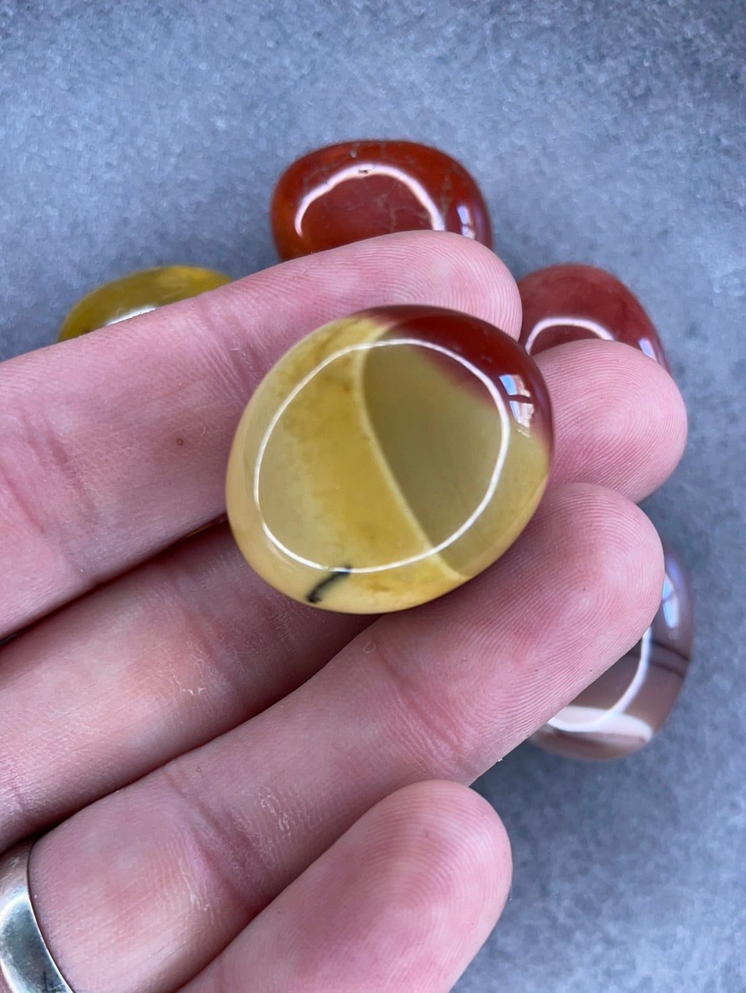 Mookaite jasper - Tumblestone